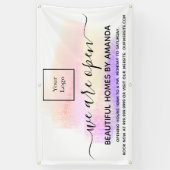 ロゴを開く白いパステルインテリアデザイナー 横断幕 (縦)