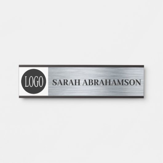 ロゴシルバー企業のビジネスオフィスドアの看板 サインプレート (正面)