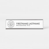 ロゴビジネスのミニマル企業のリストのモダン追加 デスクネームプレート (正面)