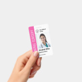 ロゴモダンテンプレート従業員の写真名ナースID バッジ (手持ち)