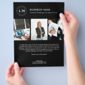 ロゴモダンフォトブラック企業のビジネスフライヤー チラシ (手)