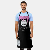 ロゴレストランベーカリーケータリングケーキピンクドリップブラック エプロン (着用した状態)