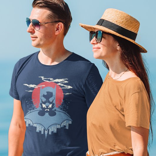 ロゴ付き赤月バットマン Tシャツ