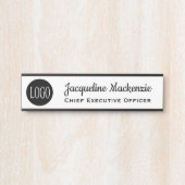 ロゴ付きOfficeのドアサイン名プレートB&Wホワイト サインプレート (正面)