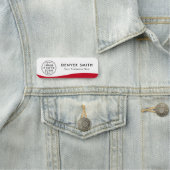 ロゴ名のタイトル赤い波の白モダン 名札 (インサイチュ)