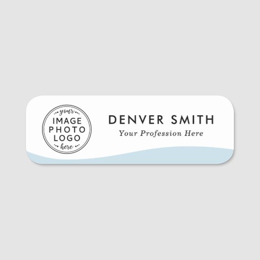 ロゴ名タイトルlight blue wave white モダン 名札 (正面)