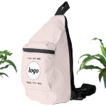 ロゴ文字事業推進ブランディング赤面ピンク スリングバッグ<br><div class="desc">このデザインに独自のロゴとカスタム文字を追加する。上または下の文字をもし削除する。名前、会社のスローガン、電話番号またはWebサイトアドレスを追加する。ミニマリストとプロフェッショナル。従業員素晴らし、スタッフ、顧客および顧客のプロモーション製品の場合。見本市、旅行、または企業のイベントと景品にスポーツの最適。その他のバージョンについては、コレクションを参照。</div>