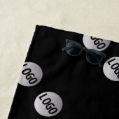 ロゴ、デザイン、写真を斜めに並べて表示 ビーチタオル (インサイチュ)