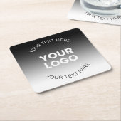 ロゴ |編集可能モダンな白黒グラデーション スクエアペーパーコースター (アングル)