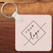 ロゴ、QRコード文字両面ライト赤面ピンク キーホルダー (正面)