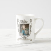 ロサルバ・カレラのオウムを持つ若い女性 ボーンチャイナマグカップ (右)