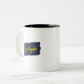 ロサンゼルス手書きイエロータイポグラフィコーヒー ツートーンマグカップ (正面左)