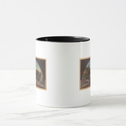 ロサンゼルス、エリシアンパークのキャットンネルビュー マグカップ (中央)