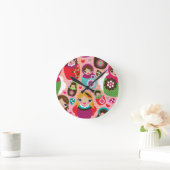 ロシアのな人形のイラストレーションの背景 ラウンド壁時計 (ホーム)