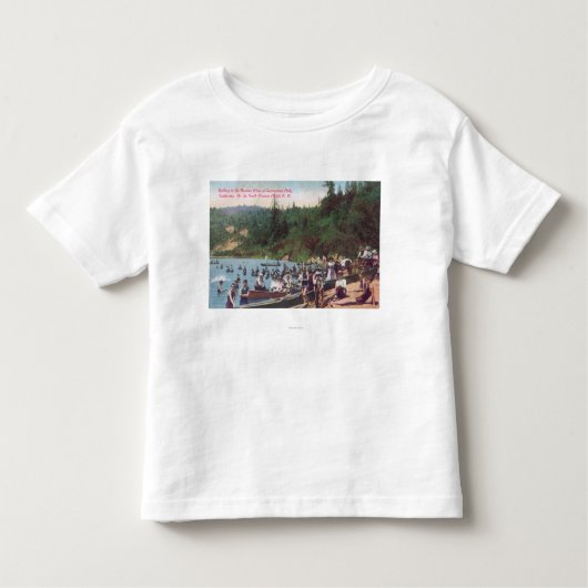 ロシアのな川の水泳そして船遊び トドラーTシャツ (正面)
