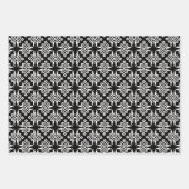 ロシアのフォーク黒い赤い花と鳥の幾何学的 ラッピングペーパーシート (正面2)