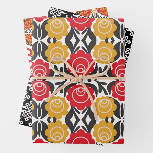 ロシアのフォーク黒い赤い花と鳥の幾何学的 ラッピングペーパーシート (インサイチュ)