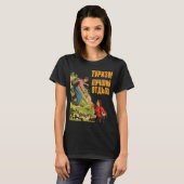 ロシアの山のハイキング レトロな旅行Tシャツ Tシャツ (正面フル)