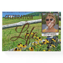 ロシアの山の野生の花のお祝いの生活