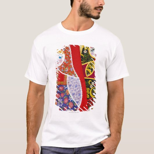 ロシア人のMatryoshkaの人形の絵画 Tシャツ (正面)