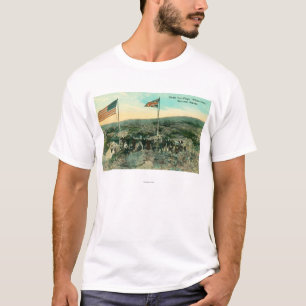 ロシア語および米国旗が付いている白いパス Tシャツ