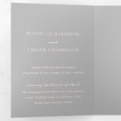 ロシェルグレイモダンエレガコンテンポラリーントウェディング 三つ折り招待状 (内部最初)