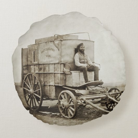 ロジャー・フェントンの写真ワゴン写真現実主義 ラウンドクッション (裏面)