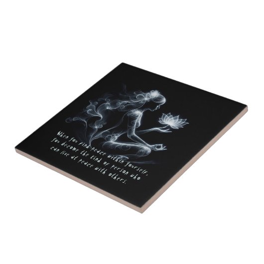 ロタス・ヨガ講師　瞑想のポーズ　輝くミスト タイル (側面)