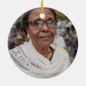 ロッキングチェア写真記念天国のクリスマス セラミックオーナメント (裏面)