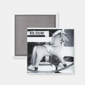 ロッキングホース、ニュージーランドBW (冷蔵庫用マグネット) マグネット (正面/裏面)