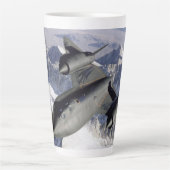 ロッキードSR-71Bブラックバード カフェラテマグ (正面)