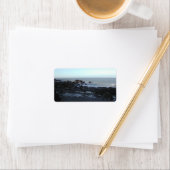 ロッキービーチ。風光明媚な海岸景色。 ラベル (インサイチュ)