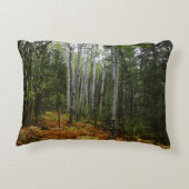 ロッキーマウンテンの白い樺の木の木と秋シダ アクセントクッション (裏面)