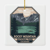ロッキーマウンテンナショナルパークミニマルレトロエンブレム セラミックオーナメント (裏面)