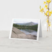 ロッキーマウンテン国立公園のレイクシーン カード (黄色い花)