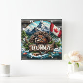 ロッキー山脈を持つ湖の近くのカナダビーバー スクエア壁時計 (ホーム)