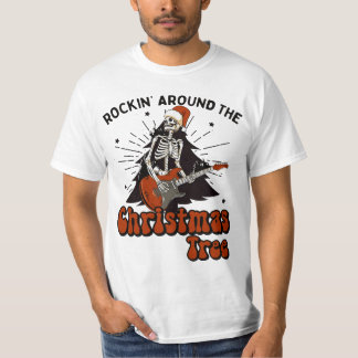 ロックインのまわりにクリスマスツリー、クリスマスセーター、C Tシャツ