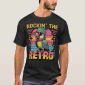 ロックイン'ザレトロ- Pixel Punk Parrot Graffiti Tシャツ (正面)