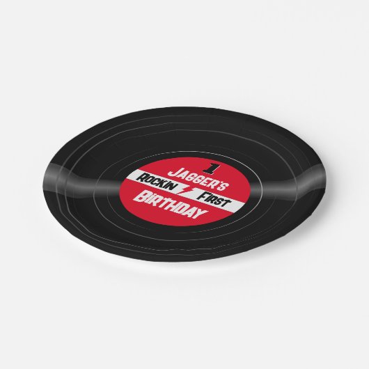 ロックインファースト誕生日レコード赤ラベル ペーパープレート (アングル)