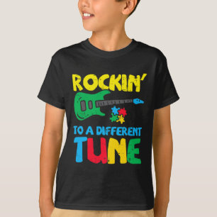 ロックイン違うはギター自閉症意識Mをチューニング Tシャツ