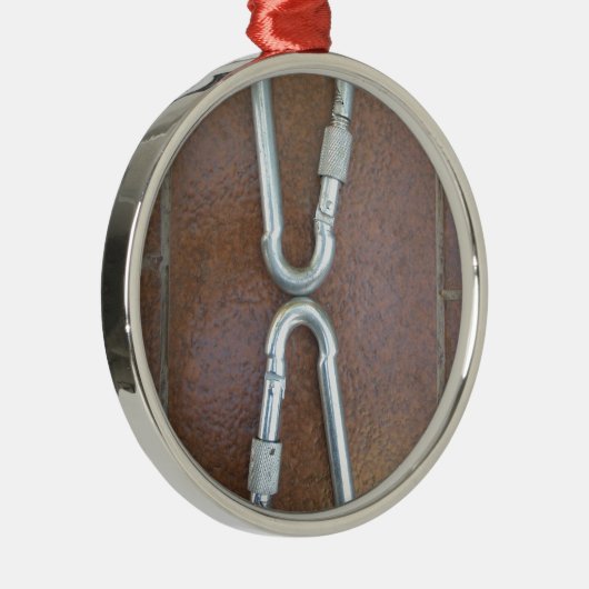 ロックイン:耐久性のあるスチールカラビナーロックデザイン メタルオーナメント (右)