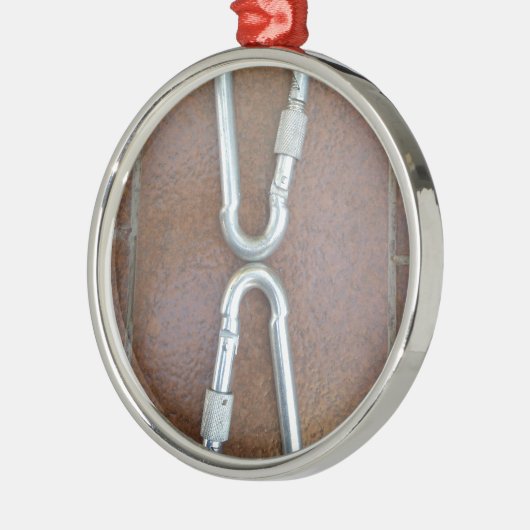 ロックイン:耐久性のあるスチールカラビナーロックデザイン メタルオーナメント (左)