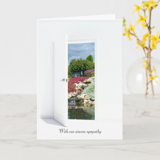 ロックガーデンと滝のオープンドア悔やみや弔慰 カード (黄色い花)