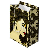 ロックスのある美しいアフリカ系アメリカ人女性 ミディアムペーパーバッグ (裏面アングル)