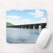 ロックビルの石積みのアーチの鉄道橋 マウスパッド (マウス)