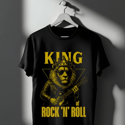 ロックンロールの王様のライオン 冠とギター Tシャツ
