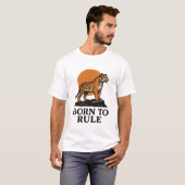 ロック上の夕焼けのトラ - 迫力ある野生動物アート Tシャツ (正面フル)