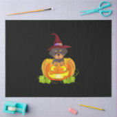 ロットワイラーおもしろいパンプキンハロウィーンの衣装の恋人。 薄葉紙 (クラフト)