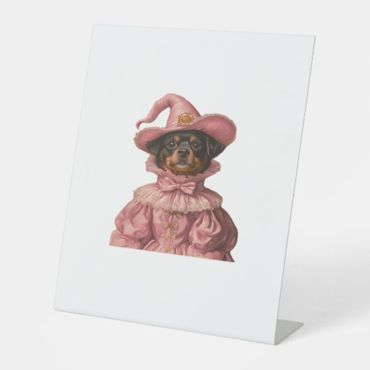 ロットワイラーの子犬がピンクの魔女に扮 – かわいいハ 台座サイン (正面)