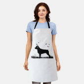 ロットワイラードッグ – ハロウィンムーンシルエットオーバーシズ エプロン (着用した状態)